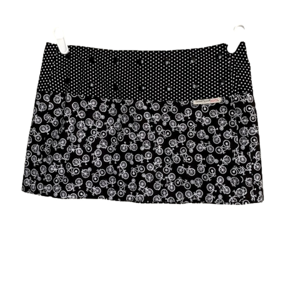 SWEET Spot Wrap Skirt, Adjustable ,Black & White.